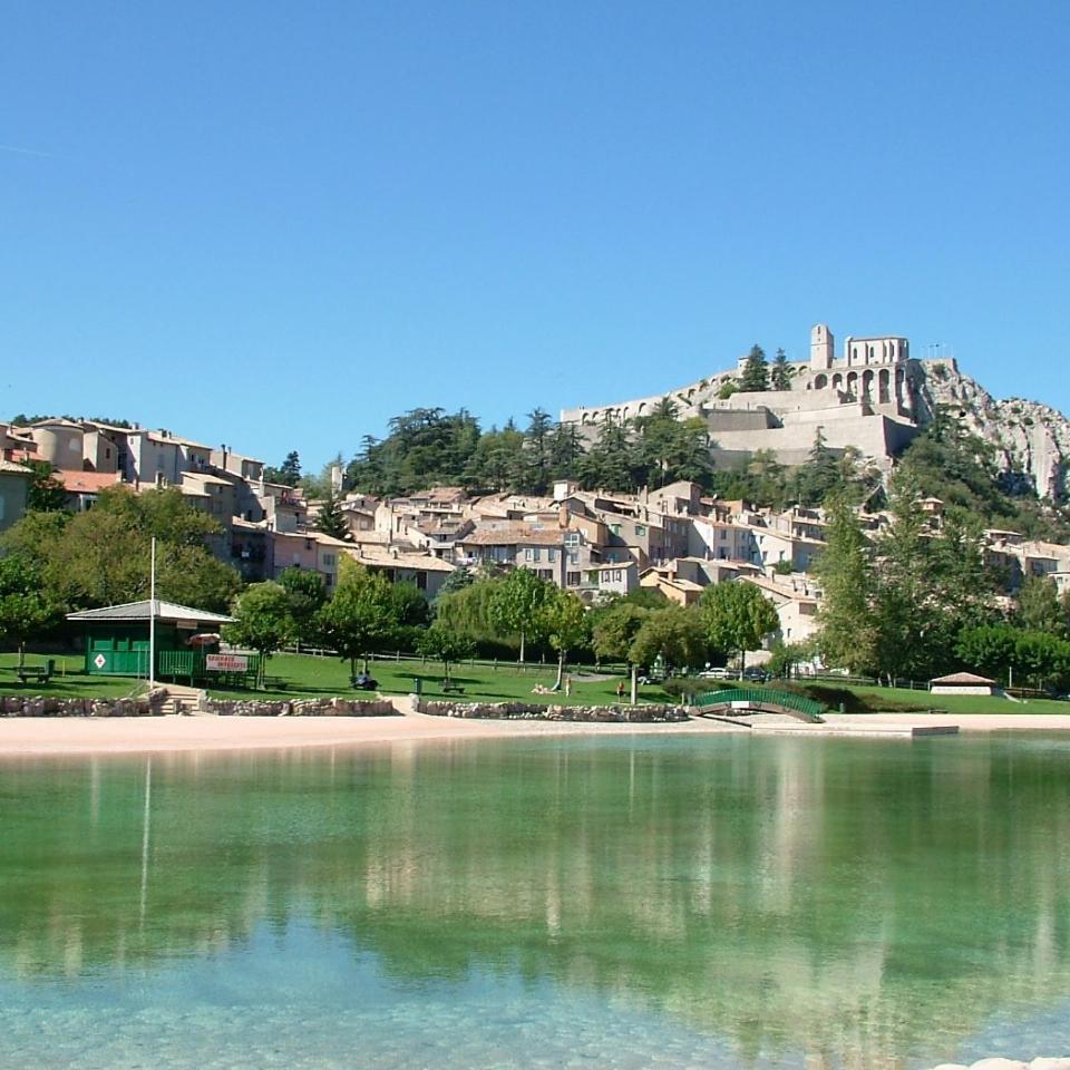 Etxe Laminak Bed and Breakfast Sisteron Eksteriør billede